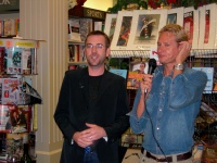 Chatting up the crowd.jpg